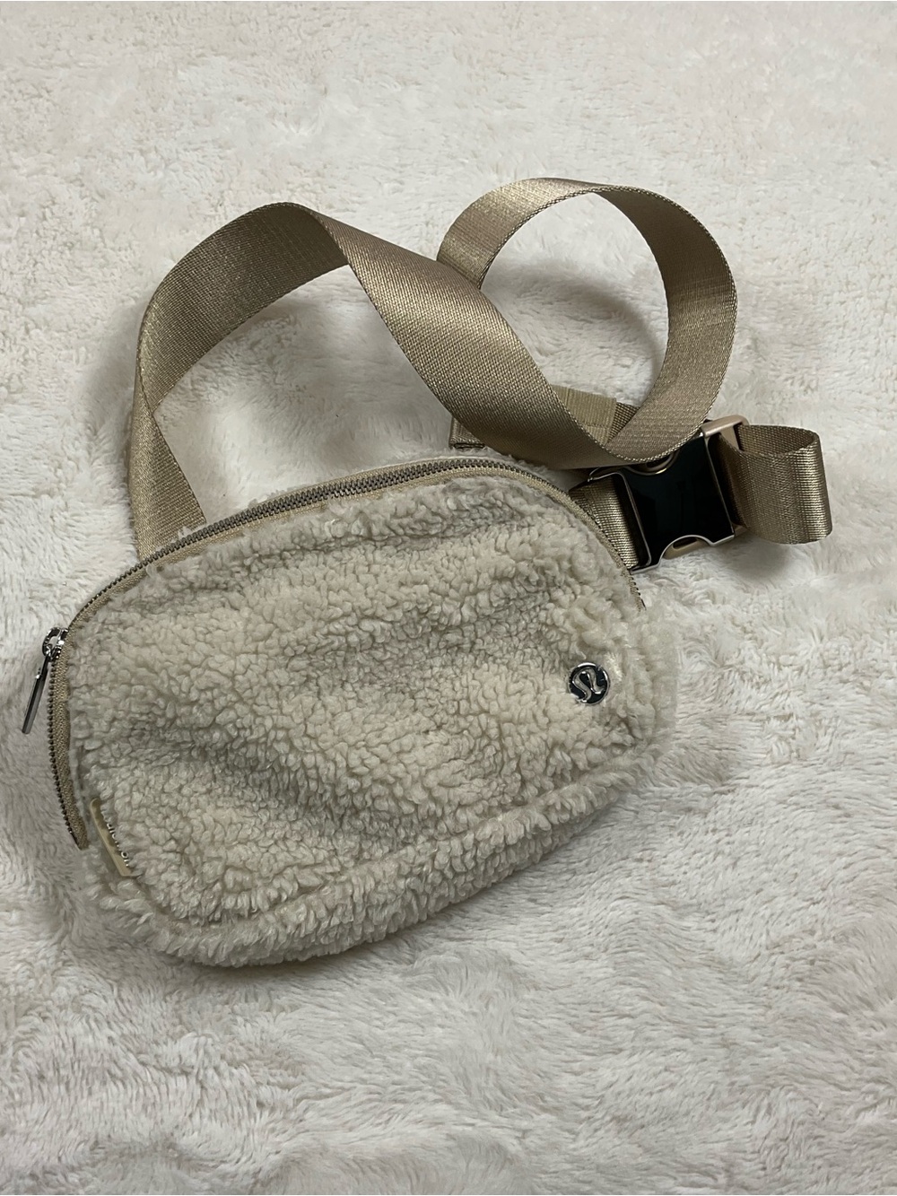 Lululemon Sherpa Fleece Belt Bag Ivory Beige Crossbody Waist Pack Adjustable